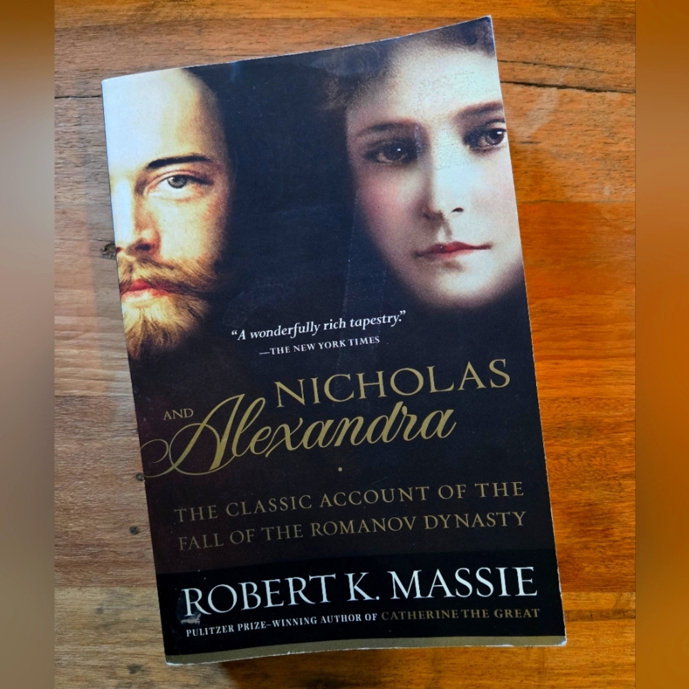 📚 Nicholas and Alexandra – Robert K. Massie – Paperback – Great Condition – New